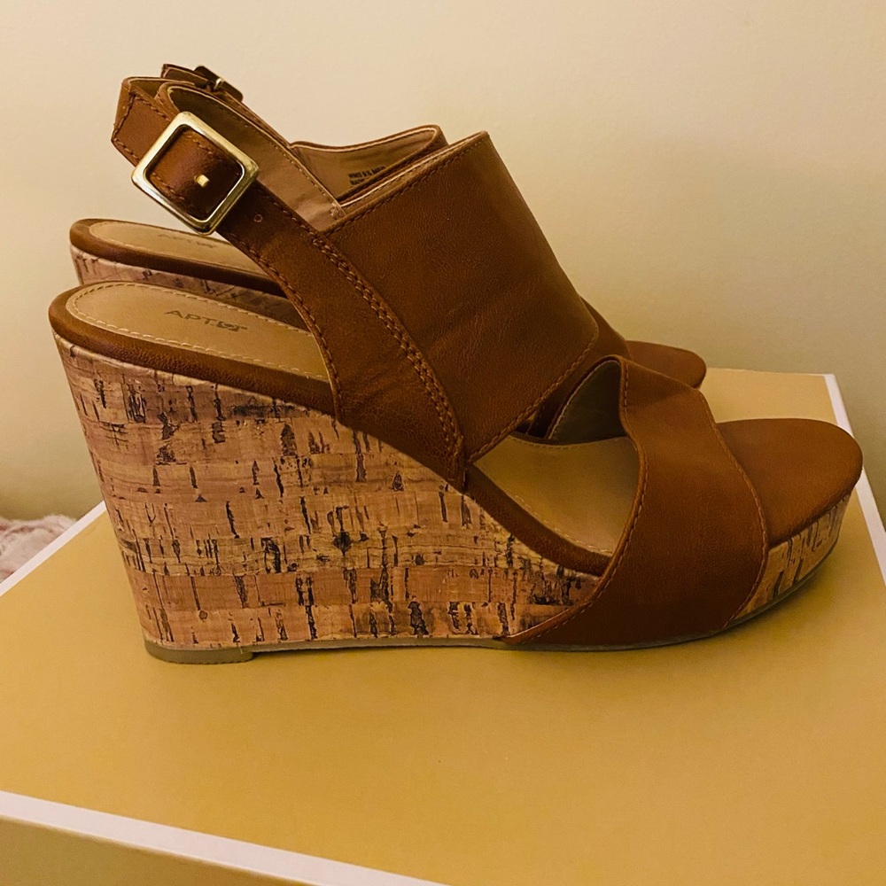 Brown size 8.5 Women’s Wedge Sandals